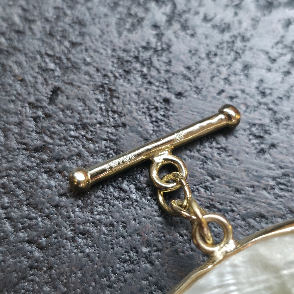 Vintage Mother of Pearl Gold Tone Link Bracelet - Picture 7 of 8